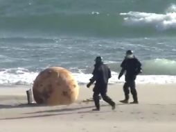 La bola gigante fue encontrada en la playa de Enshuhama, al norte de Hamamatsu, en Japón. ESPECIAL