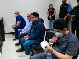 Ángel Valez, Danny Chocoj, Orlando Rodas y Mario Bolanos son los médicos detenidos. AFP