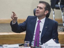 Lorenzo Córdova, consejero presidente del INE, tuvo que intervenir ayer en varias ocasiones para llamar al orden y al respeto a los morenistas. EL UNIVERSAL