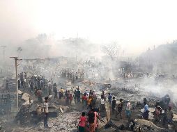 Autoridades no ha brindado mayores datos sobre el incendio desatado este domingo. AP/M. Hossain
