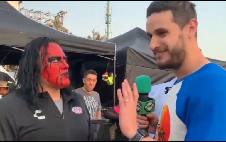 El regiomontano no tardó en reaccionar a los hechos mediante su cuenta de Twitter, donde acumula más de 614 mil seguidores, a través de un post reprobó la violencia que Chessman produjo en el evento deportivo. ESPECIAL