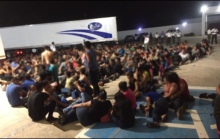 De los 343 migrantes, 212 son mayores de edad, 103 son menores no acompañados y 28 pertenecen a varios núcleos familiares. ESPECIAL/INM