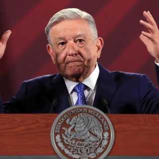 López Obrador presume que el peso mexicano está fuerte por gobernabilidad