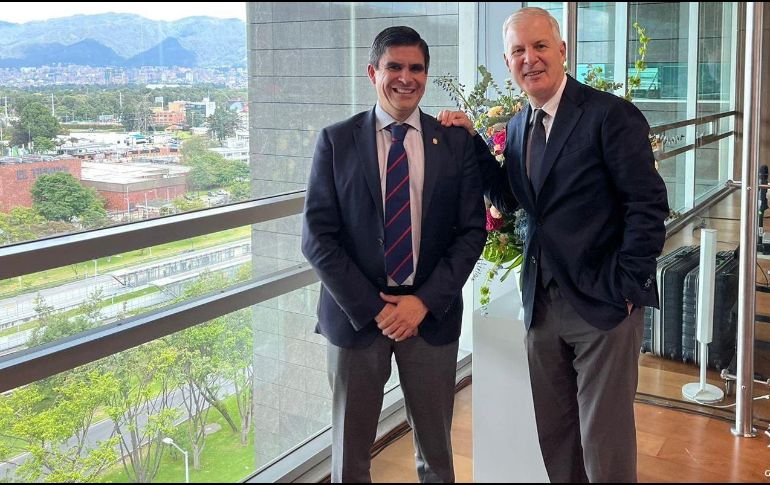 El presidente de la Canaco, Raúl Uranga Lamadrid, con el secretario general de la International Chamber of Commerce, John W. H. Denton. TWITTER/@PresidenteCCGdl