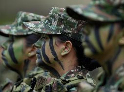 El ejército colombiano espera lograr que ingresen a sus filas al menos 5.000 mujeres. AP/ARCHIVO