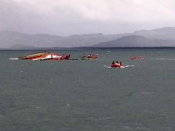 La embarcación transportaba a 40 pasajeros y se logró recuperar a 35 personas con vida. EFE/ARCHIVO