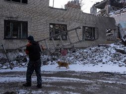 Bajmut podría ser tomada por las fuerzas rusas en los próximos días, lo que ha despertado las alertas. AP/E. Maloletka