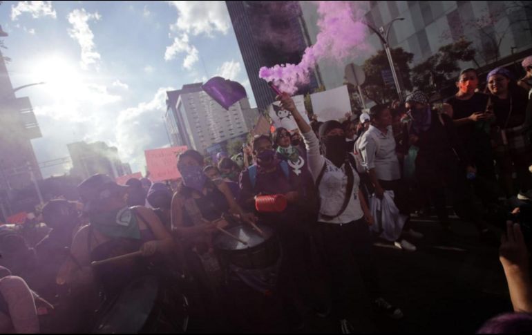 El propósito es prevenir y resguardar a las mujeres ante el acoso, amenaza y extorsión que existe hacia ellas en internet. SUN / ARCHIVO