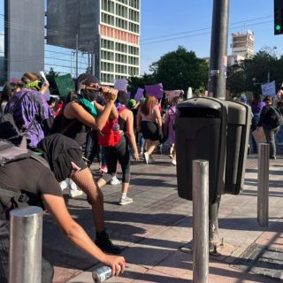 Con marcha separatista y radical por el 8M, mujeres piden alto a la violencia (VIDEO)