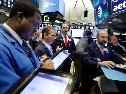 Los dos sectores que amanecían con pérdidas eran el financiero y el inmobiliario, con un descenso del 0.57 y 0.15 %, respectivamente. AP/ARCHIVO