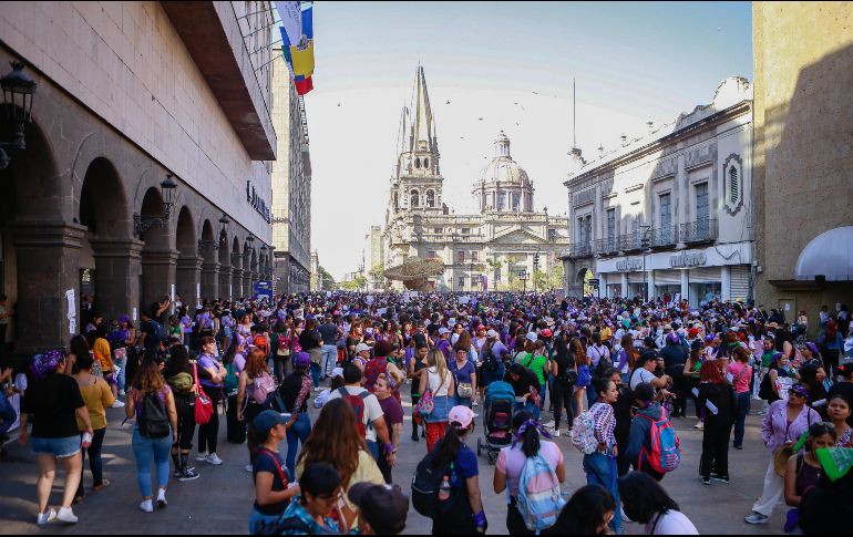 Más de 70 mil mujeres se manifestaron ayer en la marcha del 8M. EL INFORMADOR/ C. Zepeda 