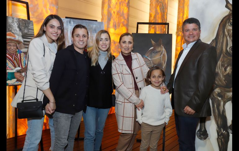 Valeria Durán, Yayo Ayala, María José Ayala, Carmen Barragán, José Pablo Ayala, y José Eduardo Ayala. GENTE BIEN JALISCO/Claudio Jimeno