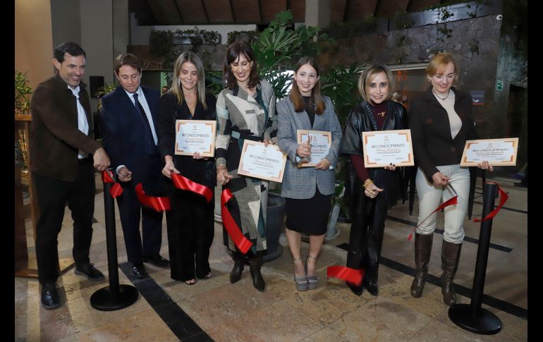 Corte del listón Inaugural por Guillermo Ramírez, Patricio Fernández Cortina , Chantal Gasque, Verónica Groso, maría Andrea Macías, Mónica Barragán y Carine de Limelette. GENTE BIEN JALISCO/Claudio Jimeno
