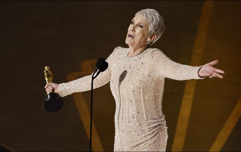 Jamie Lee Curtis consiguió el Oscar a la mejor actriz secundaria por su papel en 