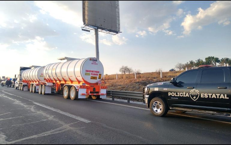 El combustible fue asegurado y trasladado a un depósito de Pemex para el respectivo resguardo. ESPECIAL/Policía Estatal
