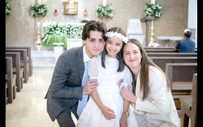 Gonzalo Lares, Inés Castellanos y Paola Hinojosa. GENTE BIEN JALISCO/ Jorge Soltero