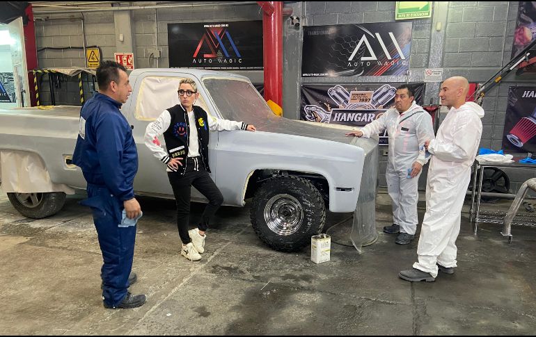 Maca comenzó como comunicadora con el tema de los coches y es un área en su carrera que sigue disfrutando y que las personalidades que conoce. CORTESÍA / Discovery