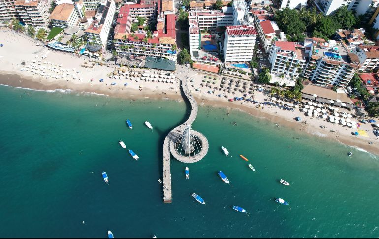 Se prevé que las playas de Puerto Vallarta estén totalmente saturadas para Semana Santa 2023. ESPECIAL