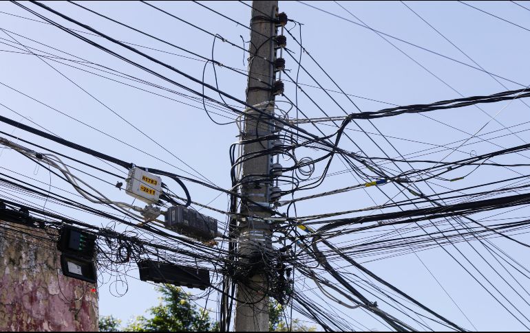 Las empresas deberán hacerse cargo de mantener en buen estado el cableado en los municipios o podrán ser sancionados. EL INFROMADOR/ CARLOS ZEPEDA