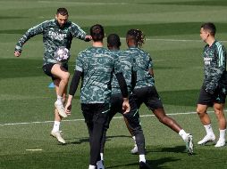 Benzema. El francés (con balón) vuelve tras lesión. EFE/J. Guillén