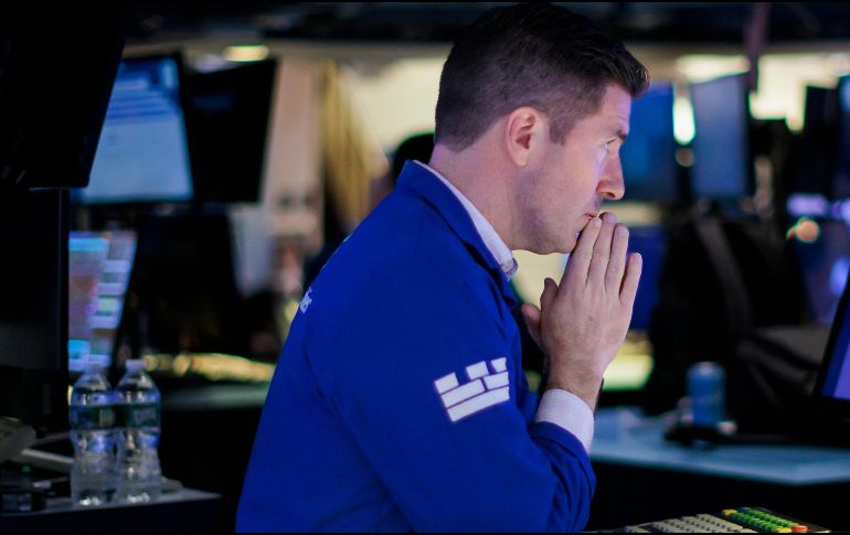 Diez minutos después del inicio de las operaciones, el Dow Jones perdía 191.61 puntos, hasta 31 mil 682.96 unidades. EFE/J. Lane