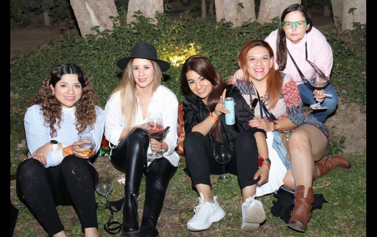 Montserrat Buenrostro, Lorena Enríquez, Liliana Robles, Mariana Sanchez y Denisse Avila. GENTE BIEN JALISCO/Christian Pérez