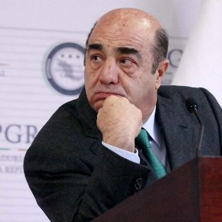 Reportan mal de salud a Murillo Karam; piden trasladarlo al hospital