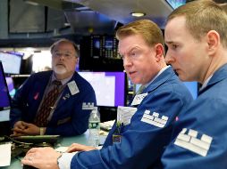 Todos los sectores cerraron en rojo y las mayores bajadas fueron para el financiero y el inmobiliario. EFE/ARCHIVO