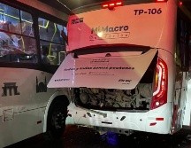 Las dos unidades del Peribús chocaron en el cruce de Nuevo Periférico Oriente y la avenida Betania. ESPECIAL