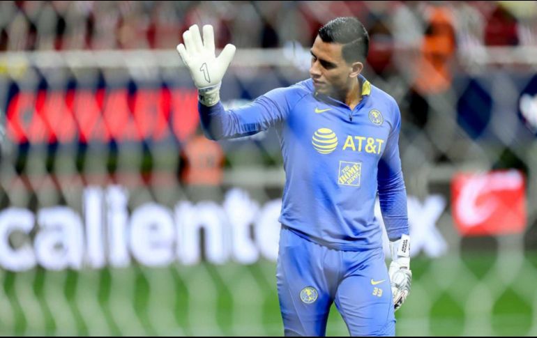 Los porteros ya salen a calentar. EL INFORMADOR / C. Zepeda