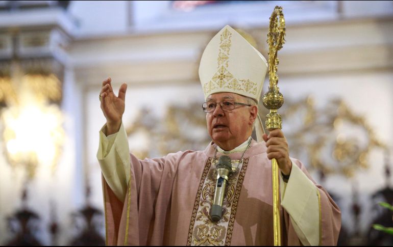 El cardenal Francisco Robles Ortega invitó a los fieles a llevar a cabo las celebraciones de la fe. EL INFORMADOR/ CARLOS ZEPEDA