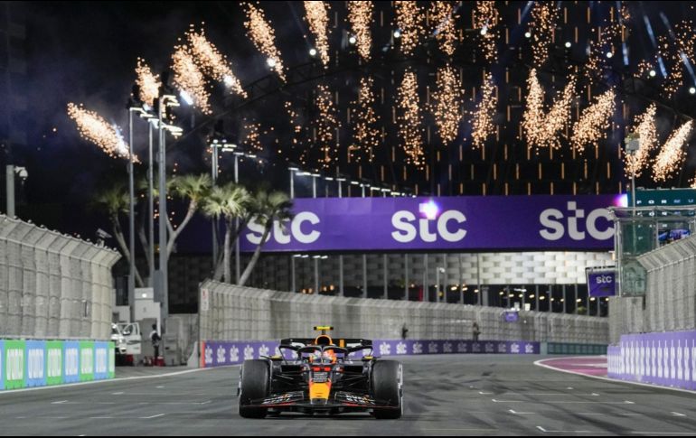 En la clasificación de constructores, Red Bull se mantiene a la cabeza tras los triunfos consecutivos de Verstappen y Checo Pérez. AFP / L. Bruno