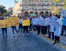 Detallaron que son alrededor de 300 los empleados afectados que laboraban en centros de salud de Ciudad Guzmán, Puerto Vallarta, Autlán El Grullo, Tepatitlán y del AMG. EL INFORMADOR/R. Rivas