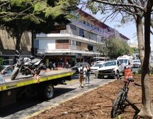 El accidente dejó dos transeúntes heridos. ESPECIAL