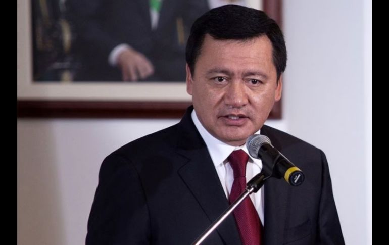 Miguel Ángel Osorio Chong dijo que por el momento queda como senador independiente. SUN