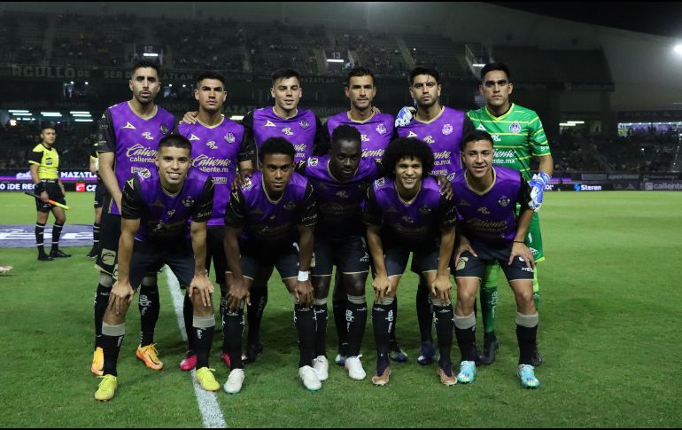 Mazatlán no levanta; pese a la llegada de Rubén Omar Romano a la dirección técnica del equipo, los morados son últimos de la Tabla General con apenas 4 puntos. IMAGO7