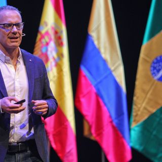 El farmacéutico Gorka Orive expone el camino hacia la medicina del futuro