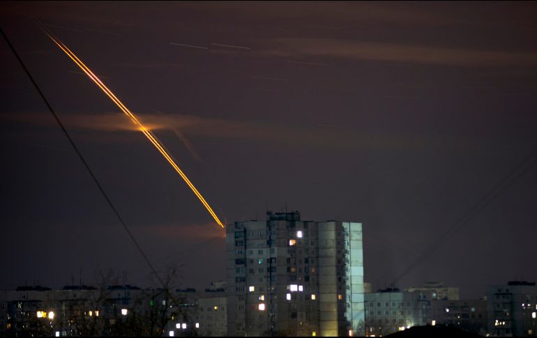 Las fuerzas de Kiev se aprestan a aprovechar el clima primaveral y el arribo de armas modernas enviadas por los aliados occidentales para lanzar una contraofensiva. AP/V. Belikov