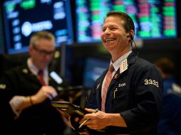 Por sectores, el energético, que se ha mostrado muy sensible a la crisis bancaria, encabezaba las pérdidas con una bajada del 1.36 %, seguido del financiero. AFP/ARCHIVO