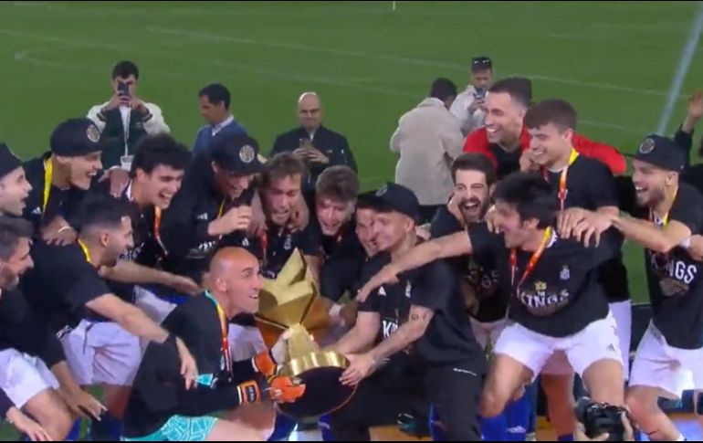 El Barrio festejó en grande su primer campeonato. ESPECIAL