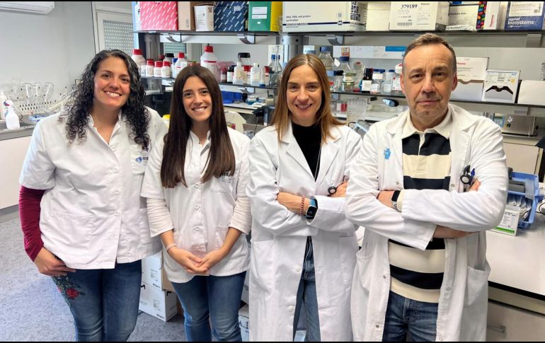 De izquierda a derecha, las y los investigadores Lídia Cedó Giné, Teresa Villanueva Carmona, Sonia Fernández-Veledo y Joan Vendrell. EFE / Foto cedida por el Grupo DIAMET