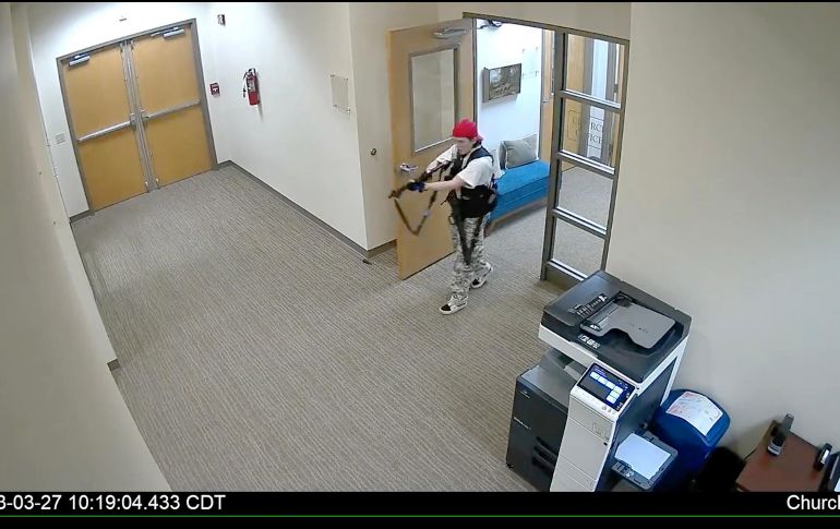 La presunta atacante, identificada como una persona trans de 28 años de edad, fue abatida por la Policía. EFE