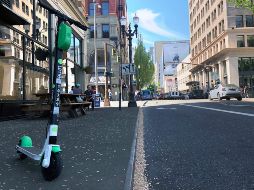 En países de Europa y Norte América, la renta de scooters para desplazamientos cortos ha sido un éxito. AP/ARCHIVO