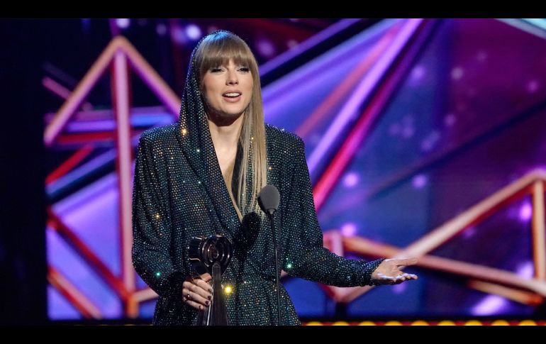 En medio de su gira mundial, Taylor Swift asistió a los iHeartRadio Awards para ser premiada por su impacto en la cultura popular. AP/ Chris Pizzello