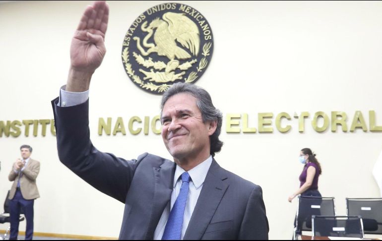 Fue a través de una conferencia de prensa del INE donde Molina anunció su renuncia la cual se cumplirá el próximo 3 de abril, indicó que su renuncia es de carácter irrevocable. SUN / ARCHIVO