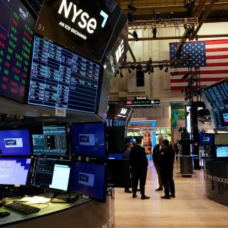 Wall Street cierra en rojo y el Dow Jones baja un 0.17%