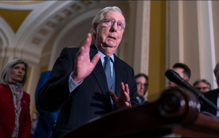 El líder republicano del Senado, Mitch McConnell, habla durante una conferencia de prensa en el Capitolio en Washington. AP/ARCHIVO
