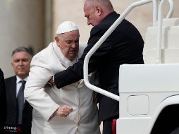 El papa habría comenzado a sentir dolor en el pecho y problemas respiratorios inmediatamente después de la audiencia general. AP/A. Tarantino
