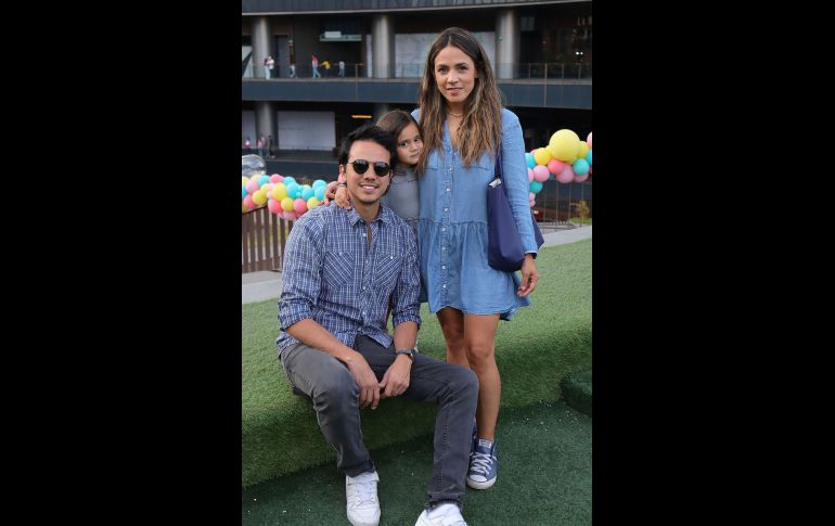 José y Emma Sandy con Cristy Villalvazo. GENTE BIEN JALISCO/Christian Pérez