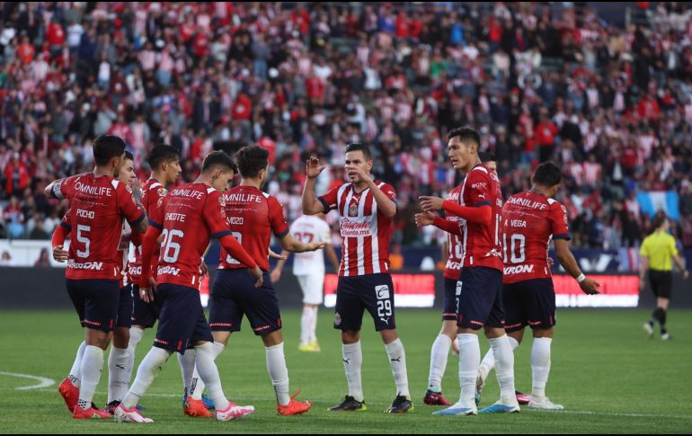 Pauno busca que sus jugadores no sean considerados en el Tri estos partidos, aunque también señaló que él apoya cualquier llamado, al ser un orgullo representar al Tricolor. ESPECIAL / Chivas